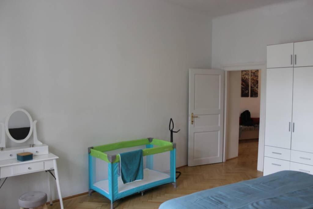 Wunderschone Altbauwohnung In Zentraler Lage Viena