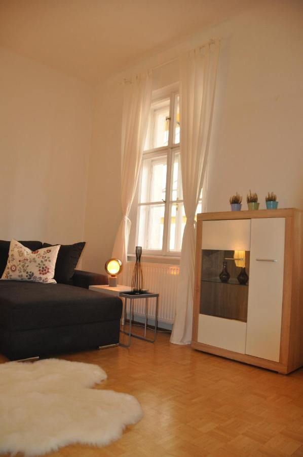 Wunderschone Altbauwohnung In Zentraler Lage Viena
