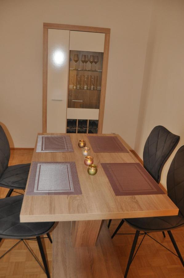 Apartamento Wunderschone Altbauwohnung In Zentraler Lage *